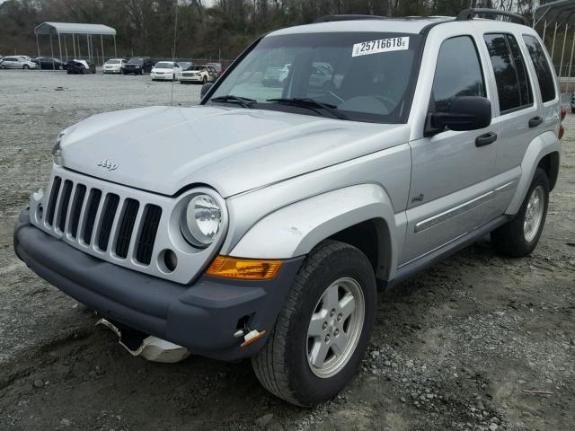 1J8GK48K76W215492 - 2006 JEEP LIBERTY SP SILVER photo 2