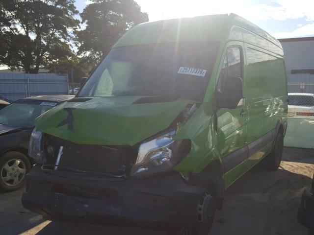 WD3PF3CC0A5444949 - 2010 MERCEDES-BENZ SPRINTER 3 GREEN photo 2