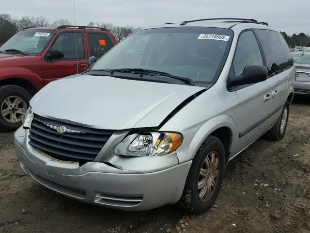 1A4GP45R26B746322 - 2006 CHRYSLER TOWN & COU SILVER photo 2