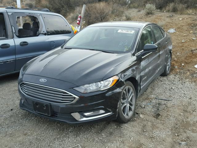 3FA6P0LU0HR285384 - 2017 FORD FUSION SE BLACK photo 2