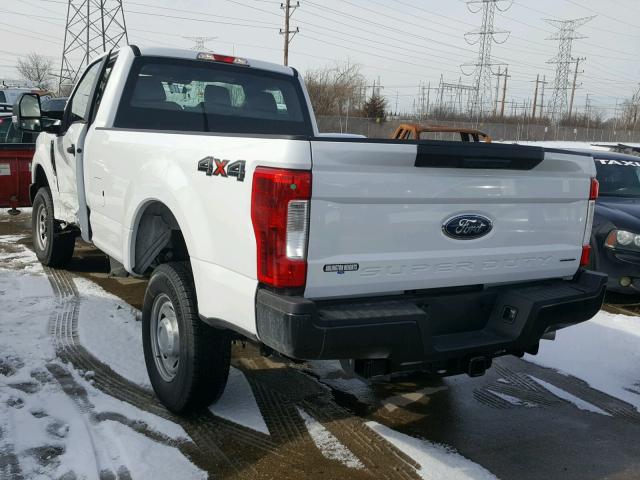 1FTBF2B68HEE79688 - 2017 FORD F250 SUPER WHITE photo 3