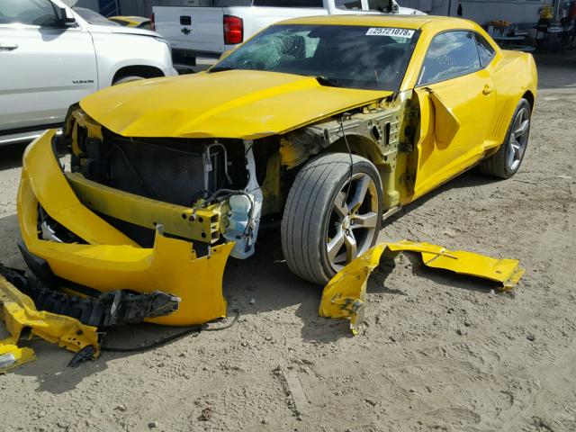 2G1FC1EV9A9135926 - 2010 CHEVROLET CAMARO LT YELLOW photo 2