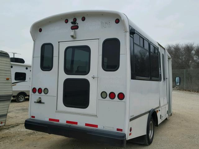 1GB3G3BL1B1151187 - 2011 CHEVROLET EXPRESS G3 WHITE photo 4