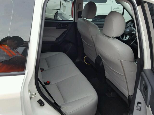 JF2SJABC3HH474753 - 2017 SUBARU FORESTER 2 WHITE photo 6