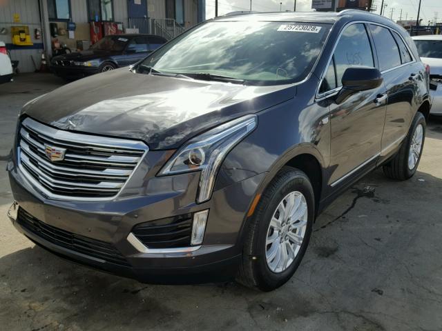 1GYKNARSXHZ202561 - 2017 CADILLAC XT5 GRAY photo 2