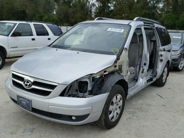 KNDMC233476039711 - 2007 HYUNDAI ENTOURAGE SILVER photo 2