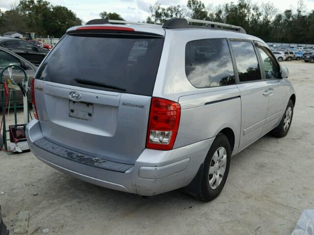 KNDMC233476039711 - 2007 HYUNDAI ENTOURAGE SILVER photo 4