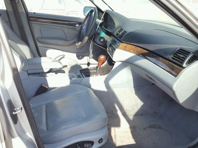 WBAAM5330XFR04883 - 1999 BMW 328I AUTOM SILVER photo 5