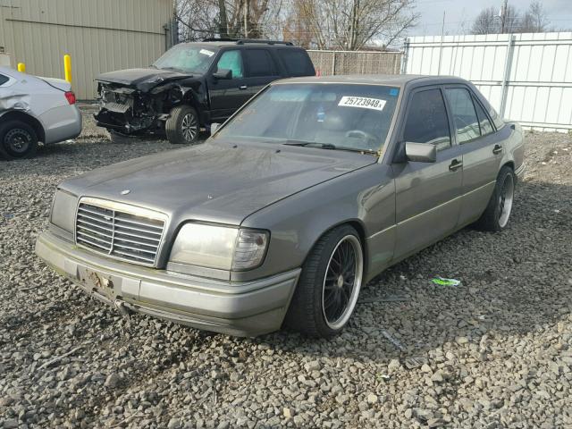 WDBEA34E7RC019536 - 1994 MERCEDES-BENZ E 420 GRAY photo 2