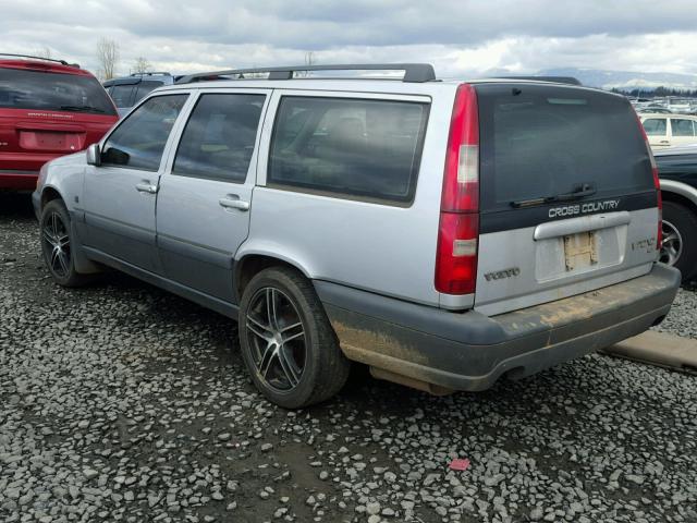 YV1LZ56D1X2592544 - 1999 VOLVO V70 XC SILVER photo 3