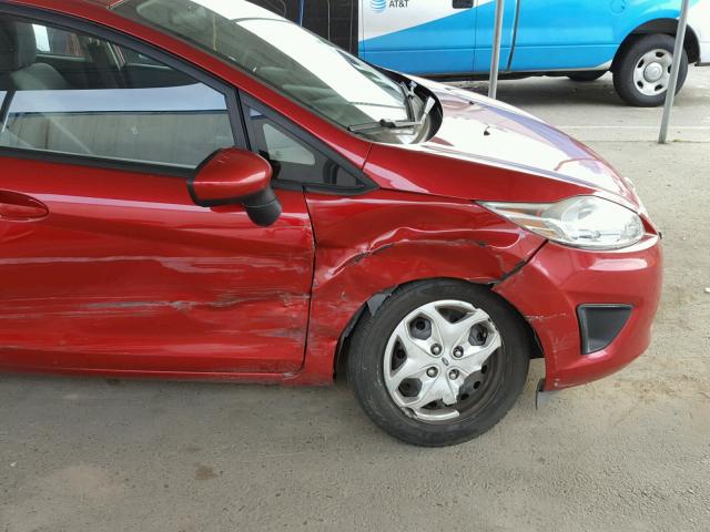 3FADP4BJ2BM219509 - 2011 FORD FIESTA SE RED photo 9