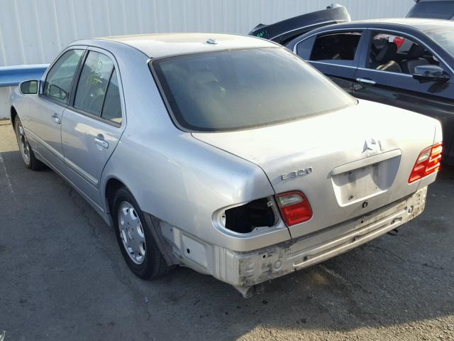 WDBJF70J41B188093 - 2001 MERCEDES-BENZ E 430 SILVER photo 3