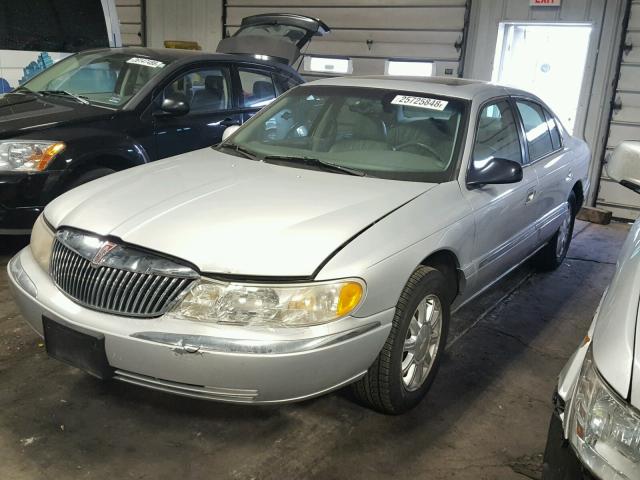 1LNHM97V9YY807235 - 2000 LINCOLN CONTINENTA SILVER photo 2