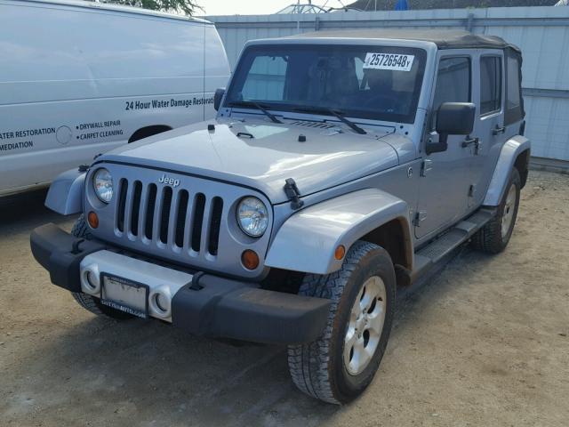 1C4BJWEG0DL685359 - 2013 JEEP WRANGLER U SILVER photo 2