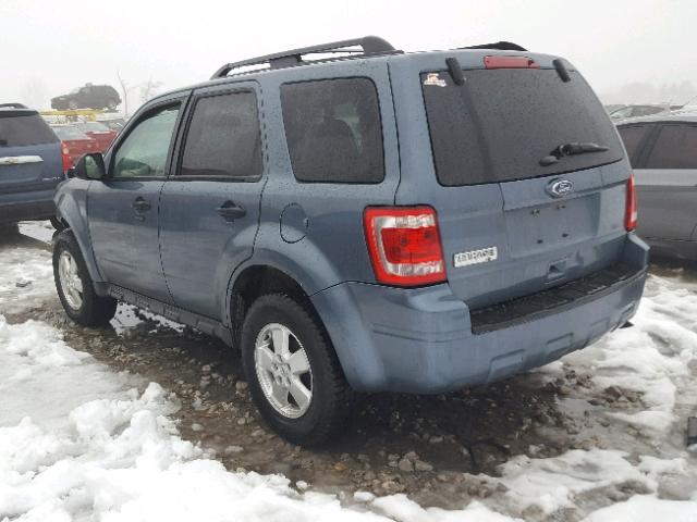 1FMCU9D70CKB95714 - 2012 FORD ESCAPE XLT BLUE photo 3