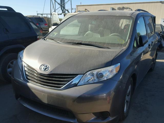 5TDKK3DC6ES440530 - 2014 TOYOTA SIENNA LE GRAY photo 2