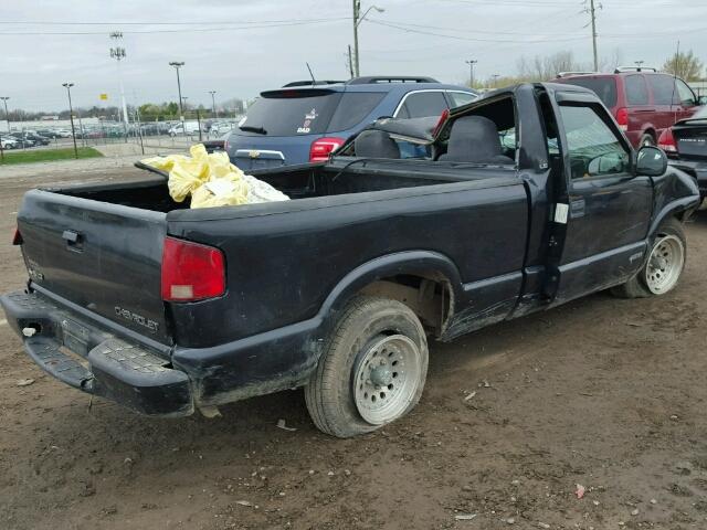 1GCCS1443W8122257 - 1998 CHEVROLET S TRUCK BLACK photo 4