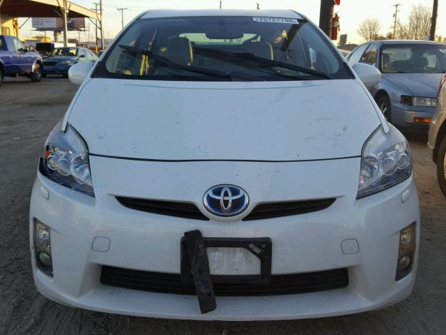 JTDKN3DU5A0198407 - 2010 TOYOTA PRIUS WHITE photo 9