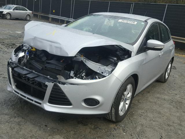 1FADP3K29DL184510 - 2013 FORD FOCUS SE SILVER photo 2