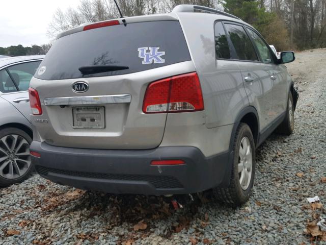 5XYKT4A69CG276377 - 2012 KIA SORENTO BA SILVER photo 4