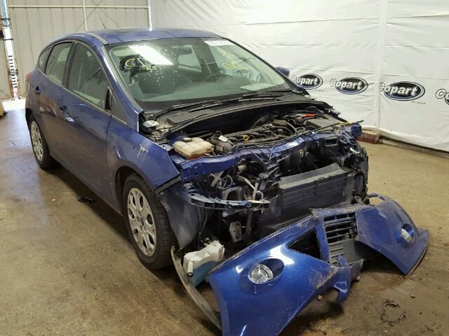 1FAHP3K2XCL365468 - 2012 FORD FOCUS SE BLUE photo 1