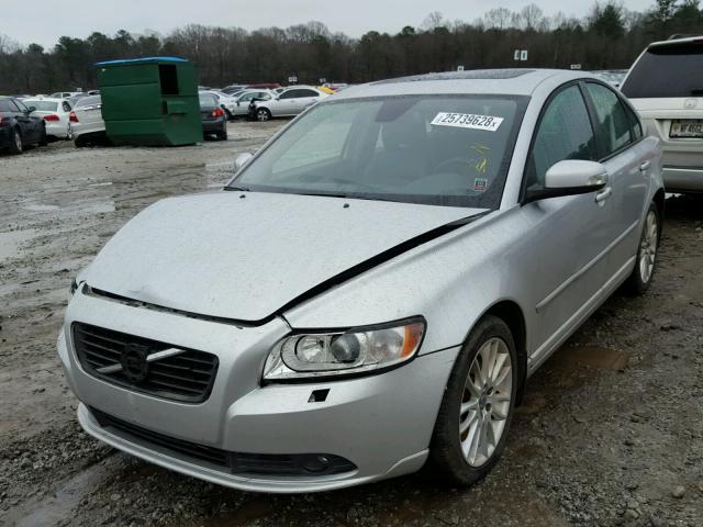 YV1672MSXB2540051 - 2011 VOLVO S40 T5 SILVER photo 2