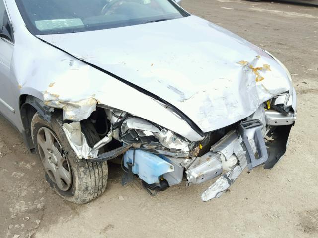 1HGCM56465A025321 - 2005 HONDA ACCORD LX SILVER photo 9