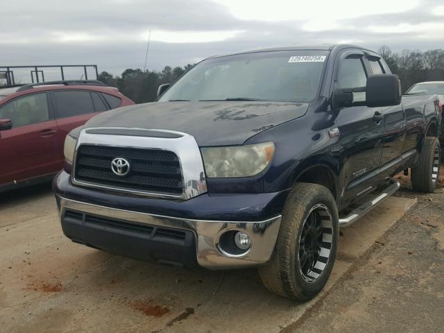 5TFSV541X7X001720 - 2007 TOYOTA TUNDRA DOU BLUE photo 2