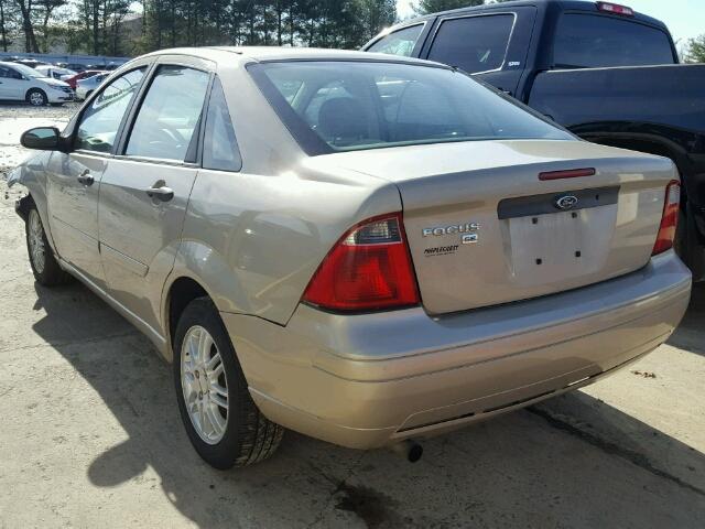 1FAFP34NX7W272517 - 2007 FORD FOCUS ZX4 TAN photo 3