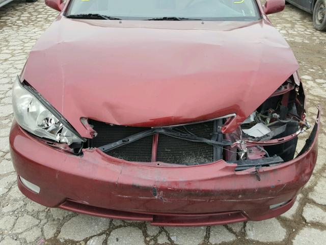 4T1BE32K35U038442 - 2005 TOYOTA CAMRY LE RED photo 9