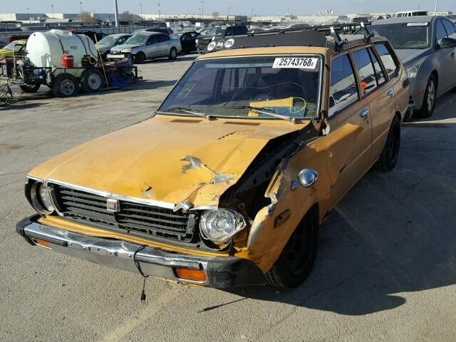 TE38088712 - 1977 TOYOTA COROLLA ORANGE photo 2