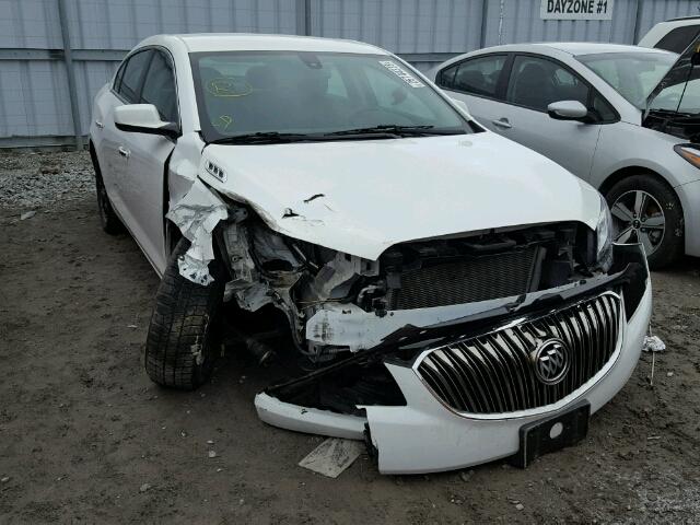 1G4GA5G31GF113077 - 2016 BUICK LACROSSE WHITE photo 1