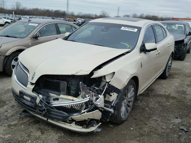 1LNHL9DK5FG608599 - 2015 LINCOLN MKS CREAM photo 2