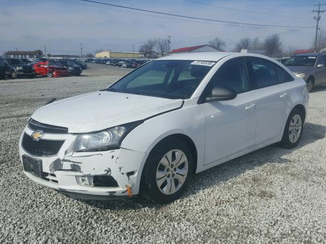 1G1PA5SG0D7100057 - 2013 CHEVROLET CRUZE LS WHITE photo 2