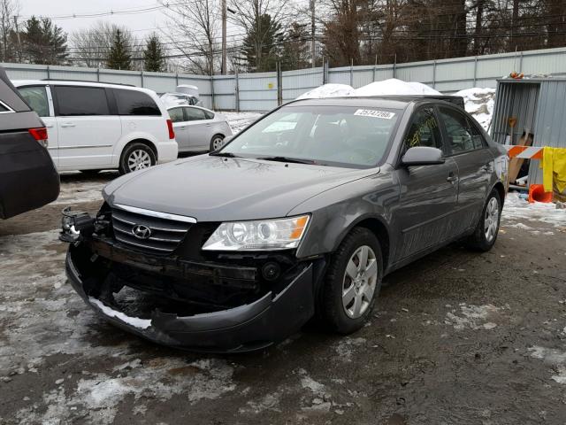 5NPET4AC8AH604185 - 2010 HYUNDAI SONATA GLS GRAY photo 2