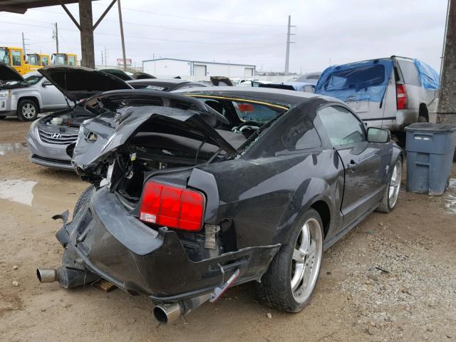 1ZVHT82H295101727 - 2009 FORD MUSTANG GT BLACK photo 4