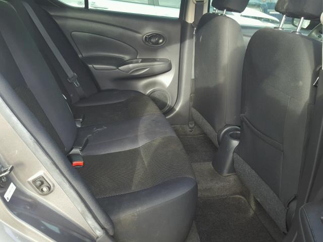 3N1CN7AP8CL863688 - 2012 NISSAN VERSA S GRAY photo 6