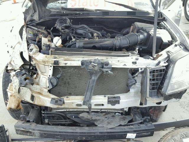 KNDJJ741895030876 - 2009 KIA BORREGO LX SILVER photo 7