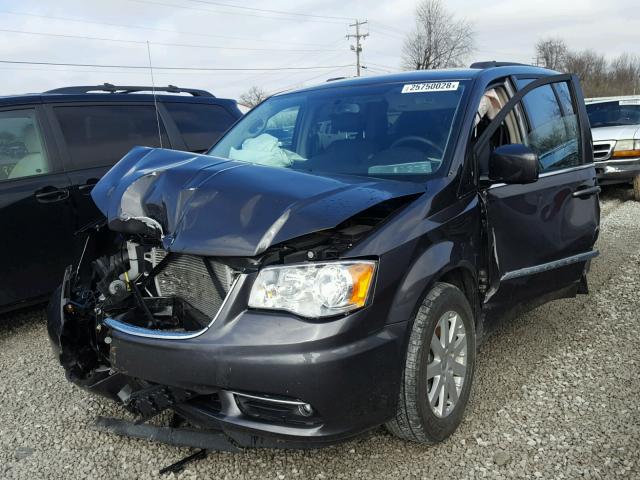 2C4RC1BG7FR504929 - 2015 CHRYSLER TOWN & COU CHARCOAL photo 2