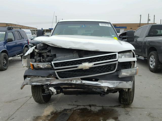 1GCHC23D77F192626 - 2007 CHEVROLET SILVERADO WHITE photo 9