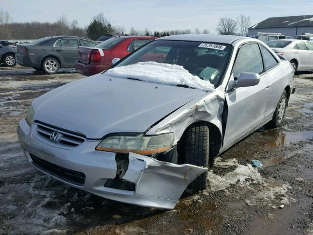 1HGCG32411A016411 - 2001 HONDA ACCORD LX SILVER photo 2