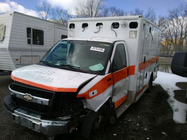 1GB9G5B61A1124831 - 2010 CHEVROLET EXPRESS CU WHITE photo 2