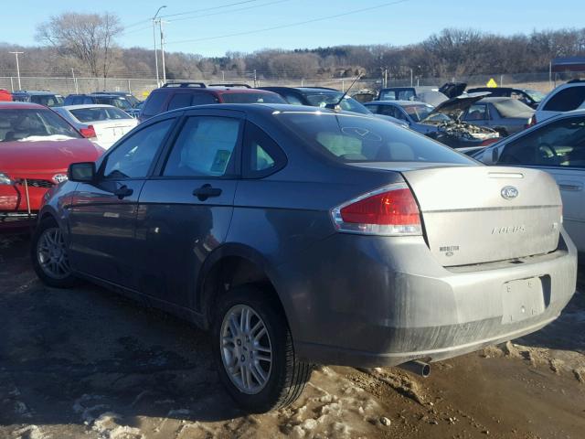 1FAHP3FN4AW211421 - 2010 FORD FOCUS SE GRAY photo 3