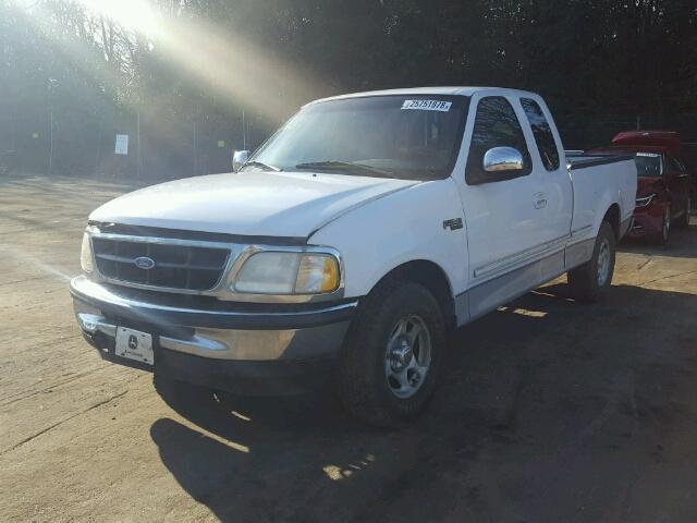 1FTDX1723VNB05457 - 1997 FORD F150 WHITE photo 2