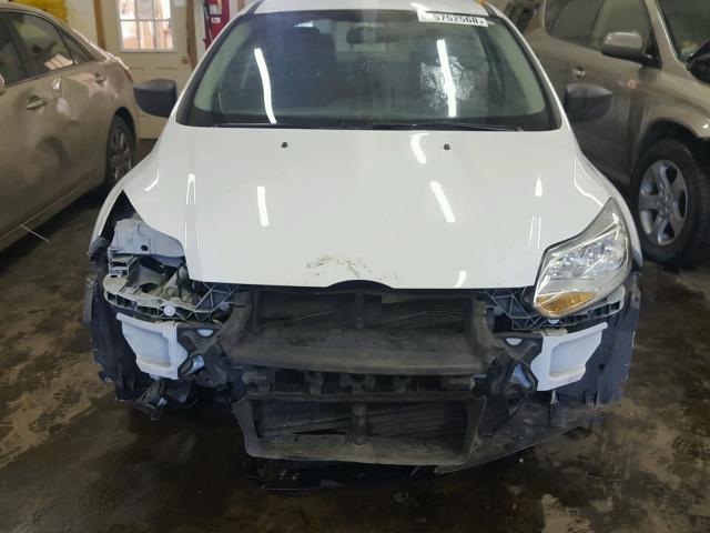 1FADP3E26DL383963 - 2013 FORD FOCUS S WHITE photo 9