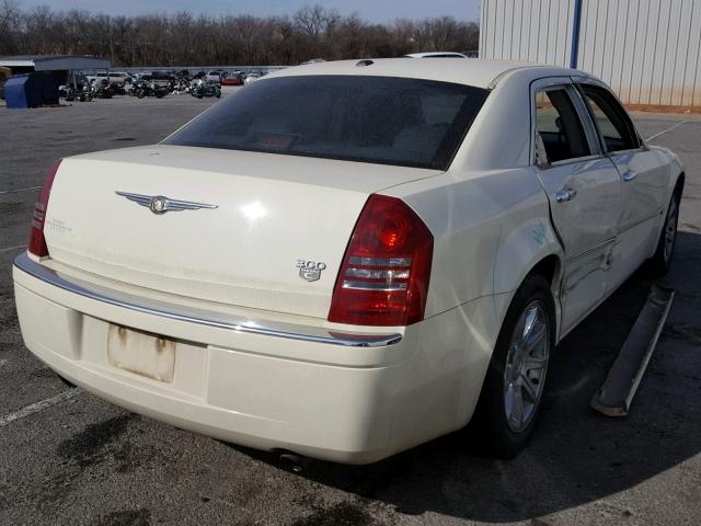 2C3KA63H16H528911 - 2006 CHRYSLER 300C WHITE photo 4