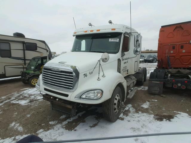 1FUJA6CK67LY68605 - 2007 FREIGHTLINER CONVENTION WHITE photo 2