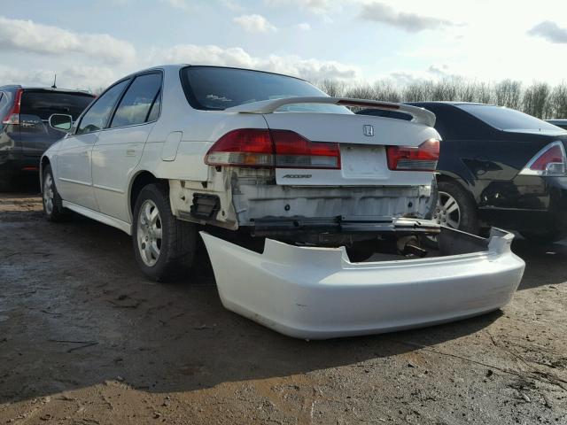 1HGCG566X2A025990 - 2002 HONDA ACCORD EX WHITE photo 3