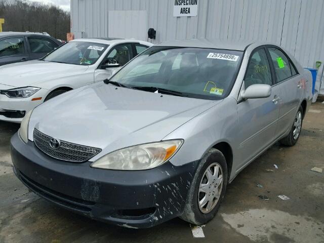 4T1BE32K54U931825 - 2004 TOYOTA CAMRY LE SILVER photo 2