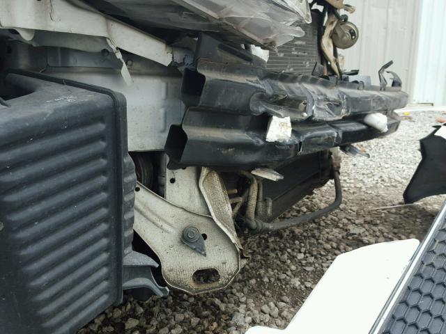 KL1TD6DE9BB255027 - 2011 CHEVROLET AVEO LS WHITE photo 9